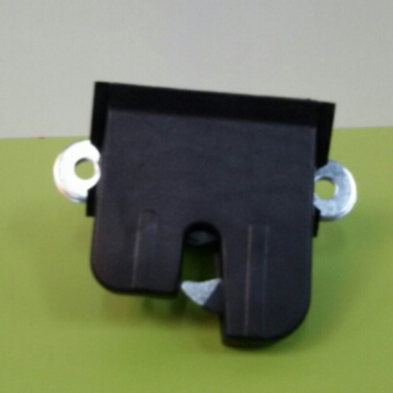 CERRADURA MALETERO / PORTON, GOLF