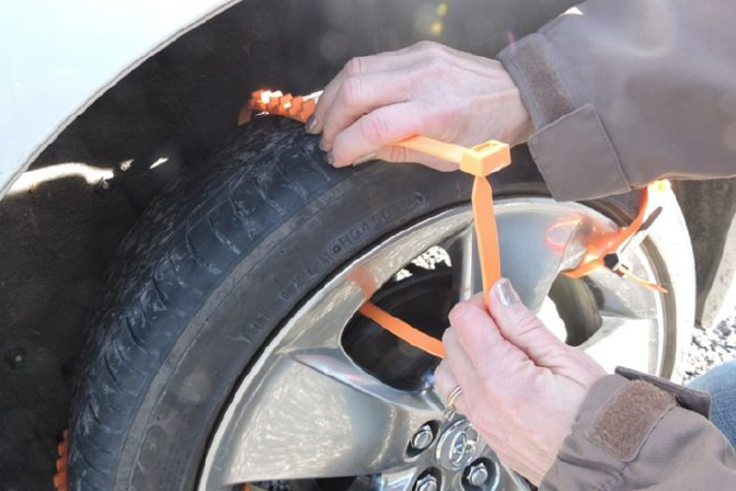 ¿Sabes cómo poner las cadenas en las ruedas de tu coche?