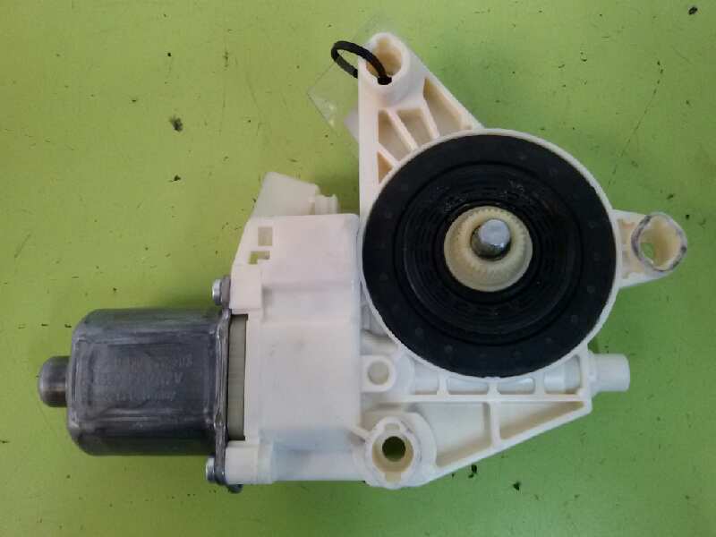 MOTOR ELEVALUNAS DELANTERO IZQUIERDO