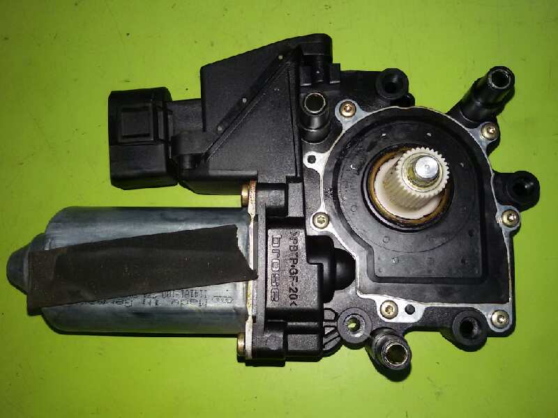 MOTOR ELEVALUNAS DELANTERO DERECHO