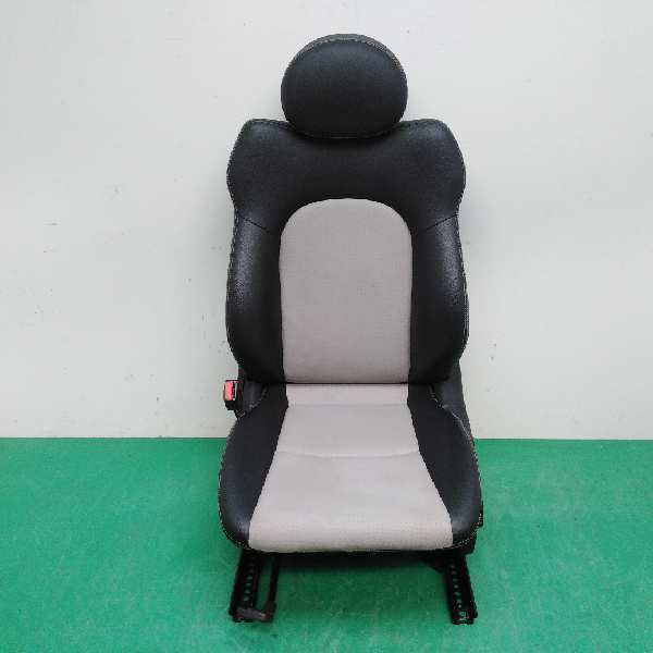 ASIENTO DELANTERO IZQUIERDO