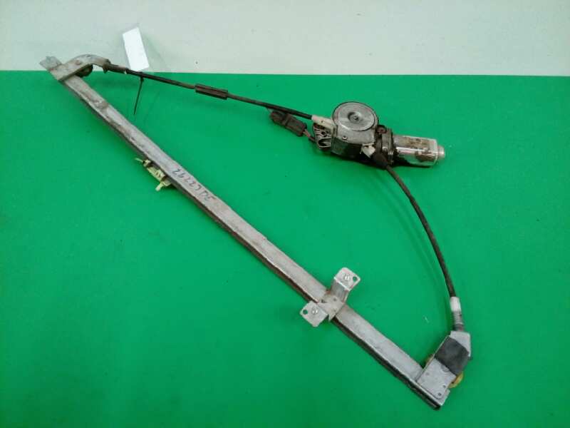 ELEVALUNAS DELANTERO DERECHO