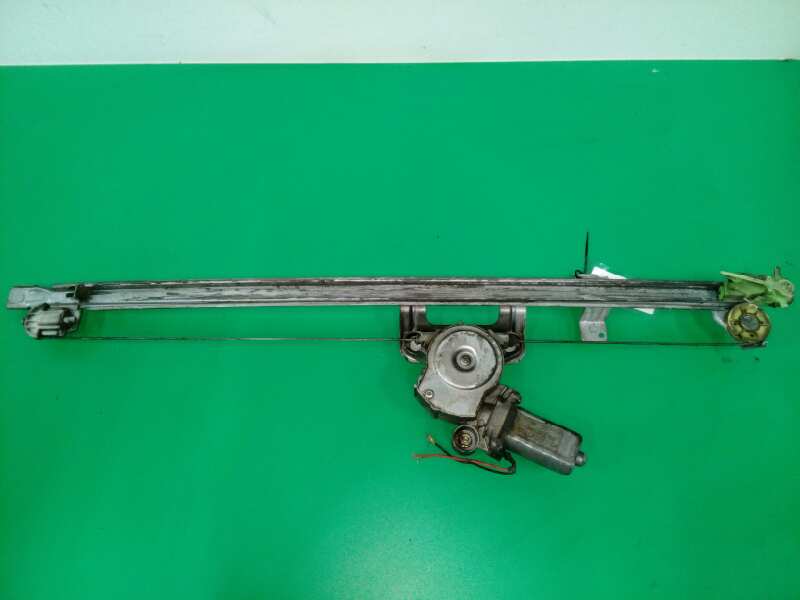 ELEVALUNAS DELANTERO DERECHO