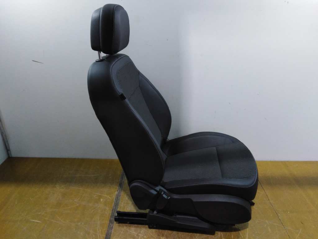 ASIENTO DELANTERO IZQUIERDO