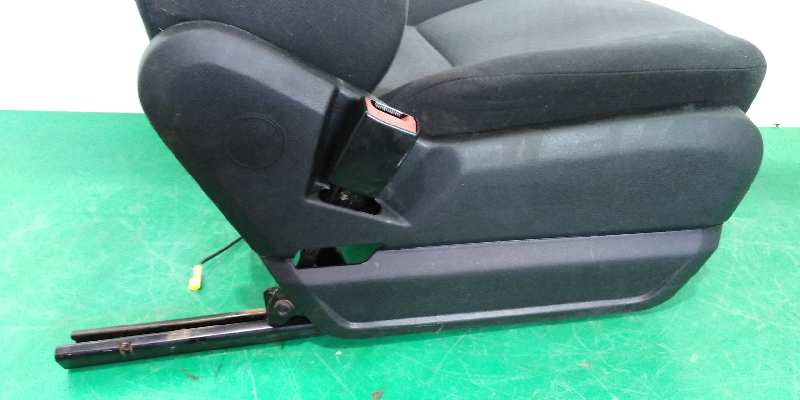 ASIENTO DELANTERO IZQUIERDO