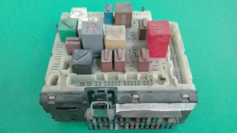 CAJA RELES / FUSIBLES