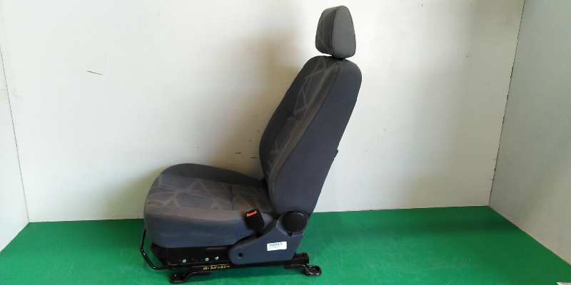 ASIENTO DELANTERO IZQUIERDO