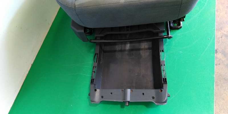 ASIENTO DELANTERO IZQUIERDO