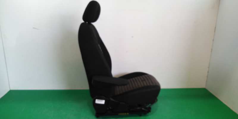 ASIENTO DELANTERO IZQUIERDO