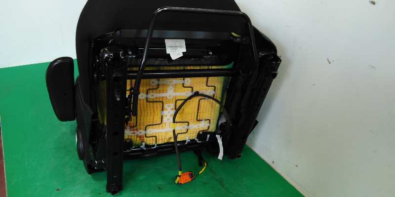 ASIENTO DELANTERO IZQUIERDO