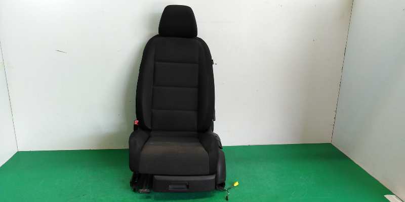 ASIENTO DELANTERO IZQUIERDO