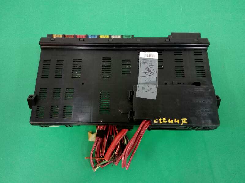 CAJA RELES / FUSIBLES