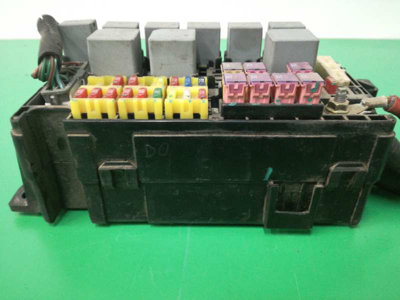 CAJA RELES / FUSIBLES