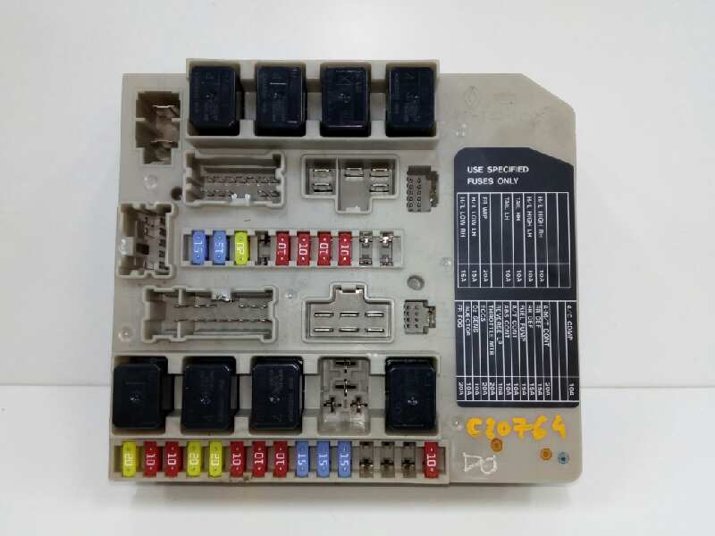 CAJA RELES / FUSIBLES