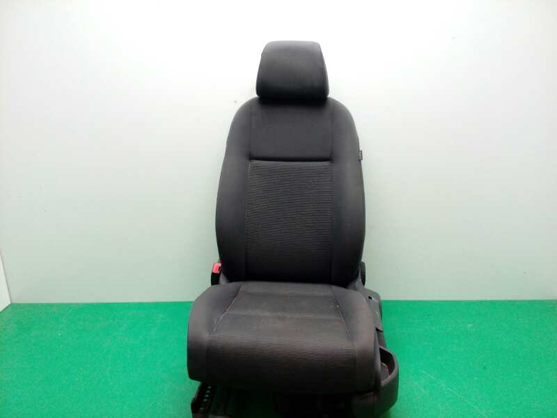 ASIENTO DELANTERO IZQUIERDO