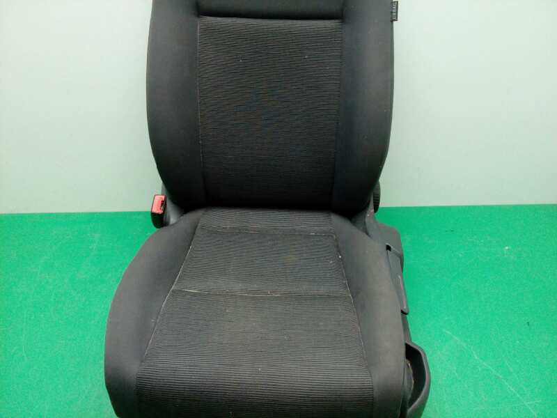 ASIENTO DELANTERO IZQUIERDO