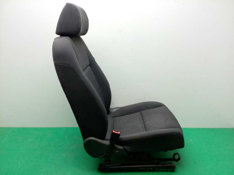 ASIENTO DELANTERO IZQUIERDO