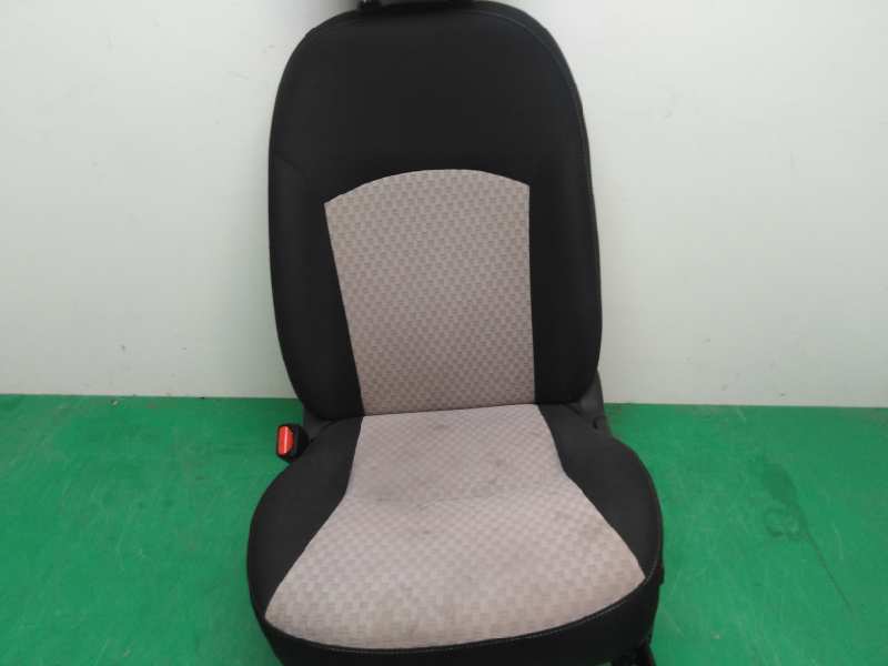 ASIENTO DELANTERO IZQUIERDO