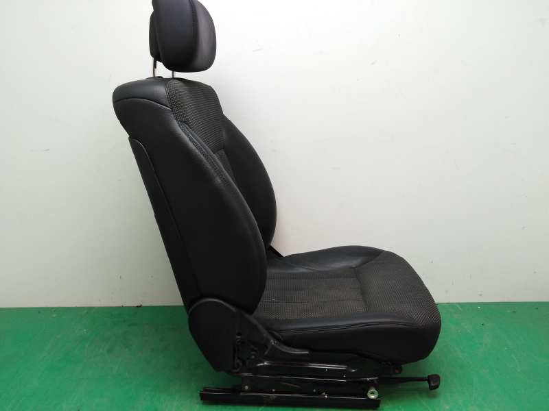 ASIENTO DELANTERO IZQUIERDO