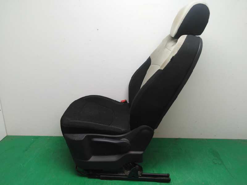 ASIENTO DELANTERO IZQUIERDO