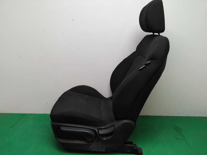 ASIENTO DELANTERO IZQUIERDO