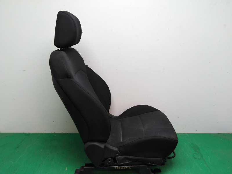 ASIENTO DELANTERO IZQUIERDO