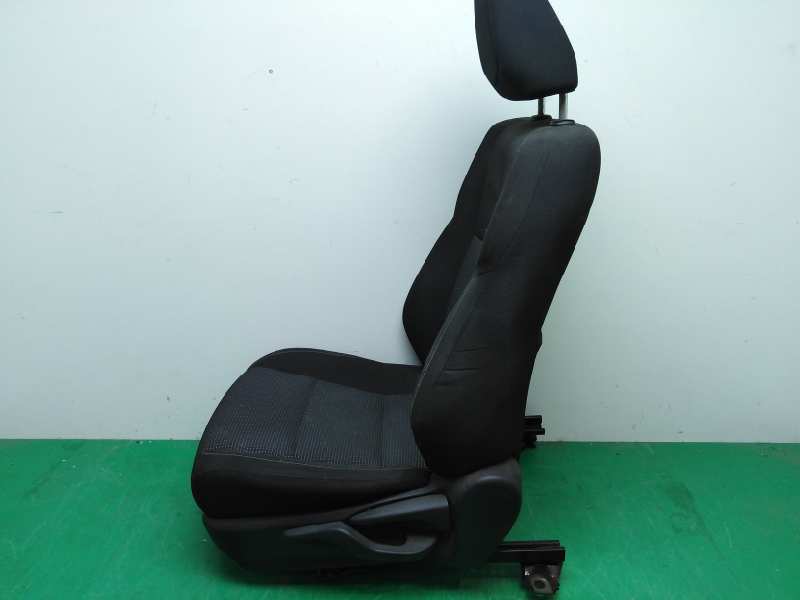 ASIENTO DELANTERO IZQUIERDO