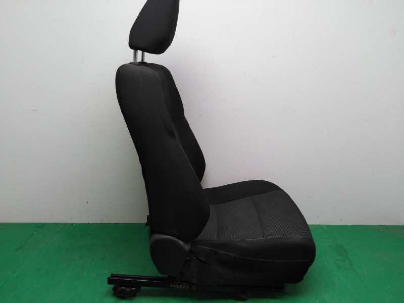 ASIENTO DELANTERO IZQUIERDO