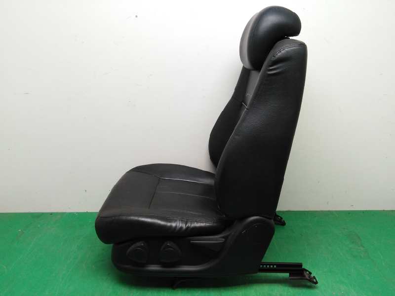 ASIENTO DELANTERO IZQUIERDO