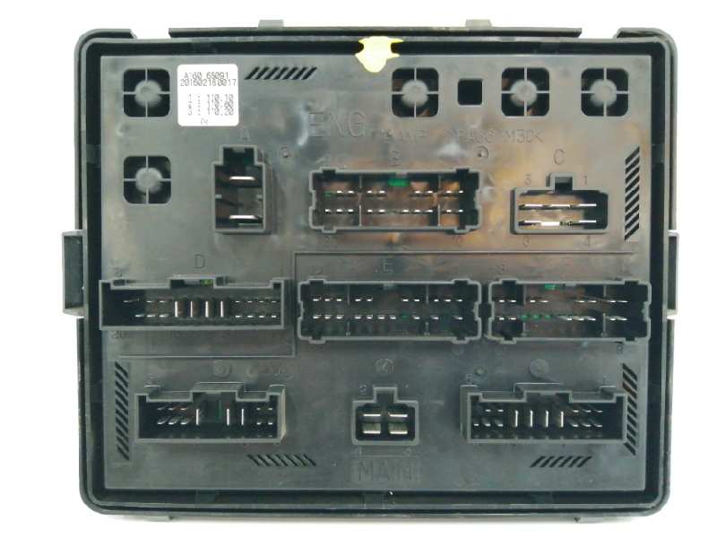 CAJA RELES / FUSIBLES