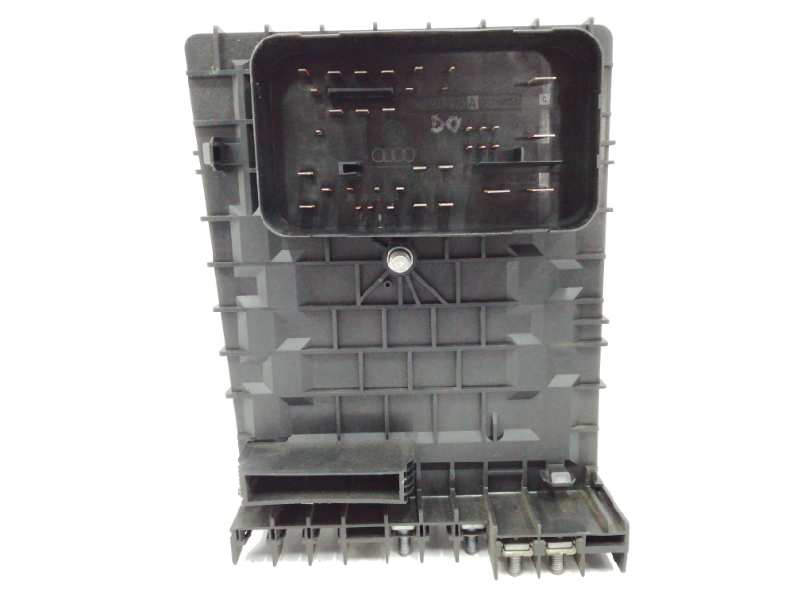 CAJA RELES / FUSIBLES