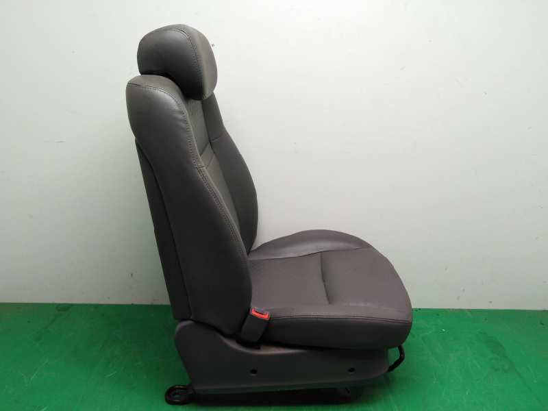 ASIENTO DELANTERO IZQUIERDO