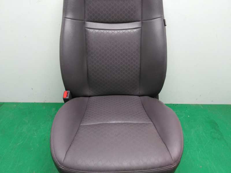 ASIENTO DELANTERO IZQUIERDO