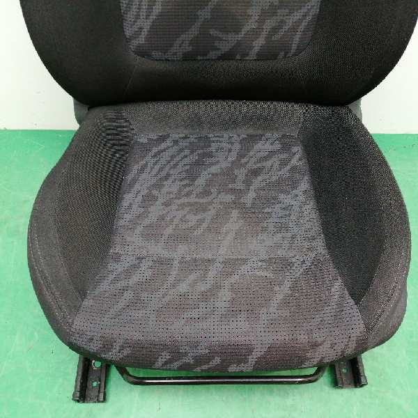 ASIENTO DELANTERO IZQUIERDO