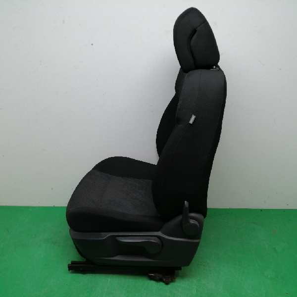 ASIENTO DELANTERO IZQUIERDO