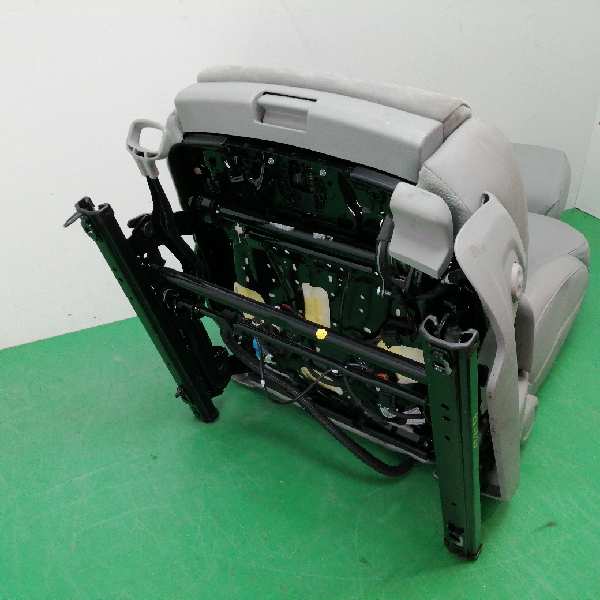 ASIENTO DELANTERO IZQUIERDO