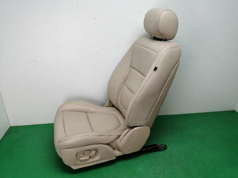 ASIENTO DELANTERO IZQUIERDO