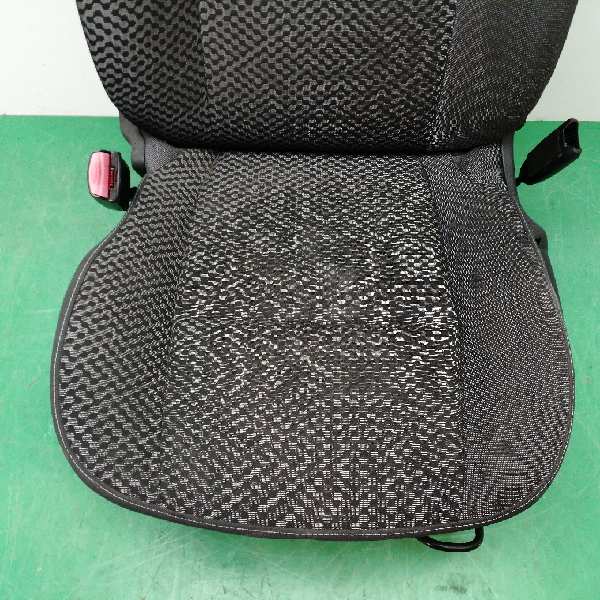 ASIENTO DELANTERO IZQUIERDO