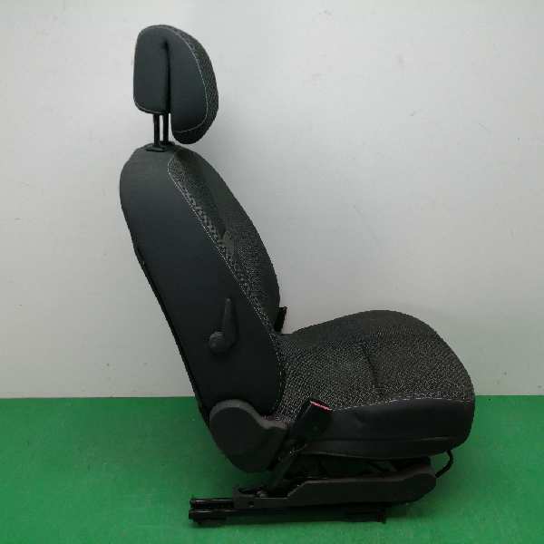 ASIENTO DELANTERO IZQUIERDO