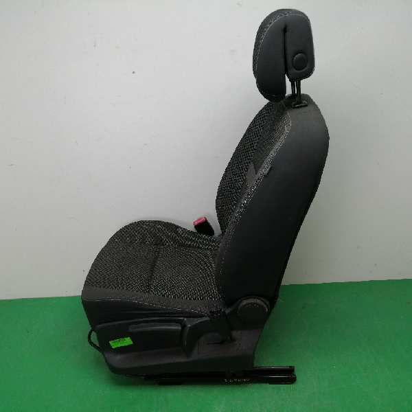 ASIENTO DELANTERO IZQUIERDO