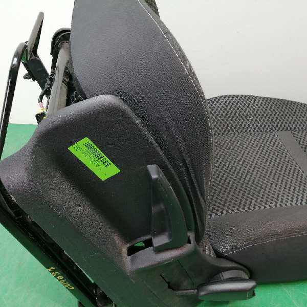 ASIENTO DELANTERO IZQUIERDO