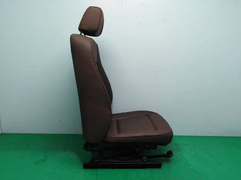 ASIENTO DELANTERO IZQUIERDO