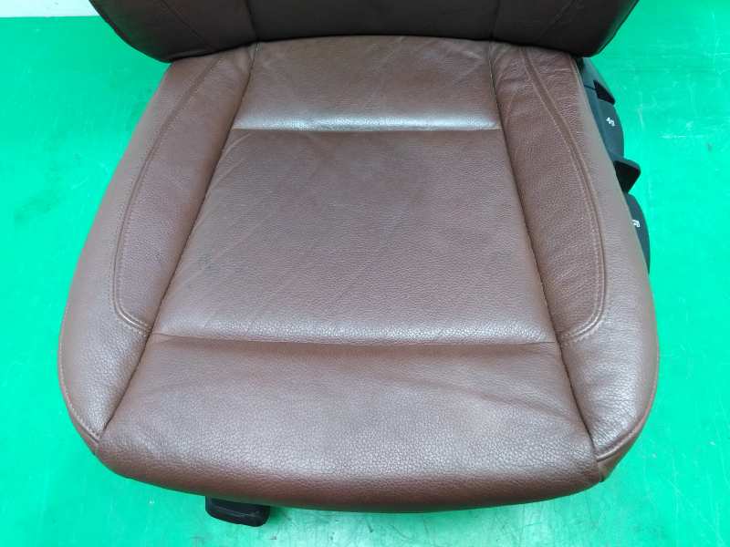 ASIENTO DELANTERO IZQUIERDO