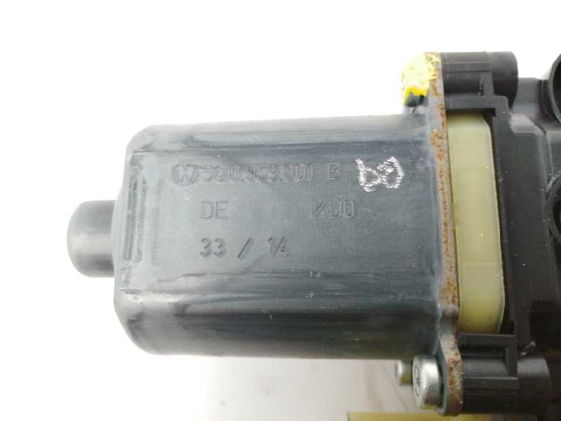 MOTOR ELEVALUNAS DELANTERO IZQUIERDO