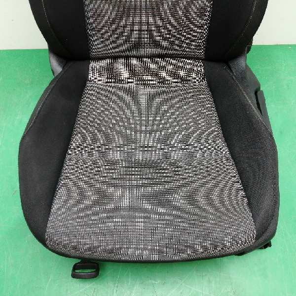 ASIENTO DELANTERO IZQUIERDO