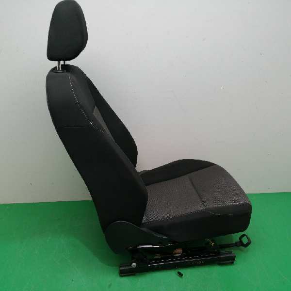 ASIENTO DELANTERO IZQUIERDO