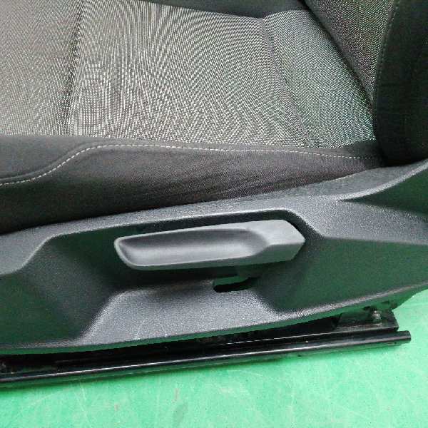 ASIENTO DELANTERO IZQUIERDO