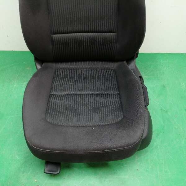 ASIENTO DELANTERO IZQUIERDO