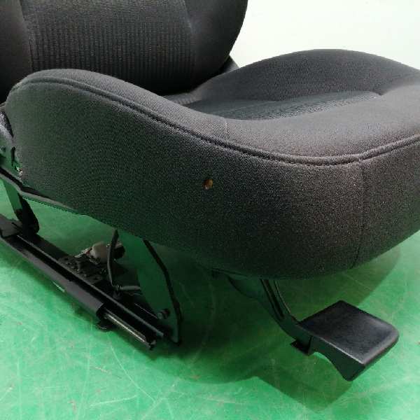 ASIENTO DELANTERO IZQUIERDO