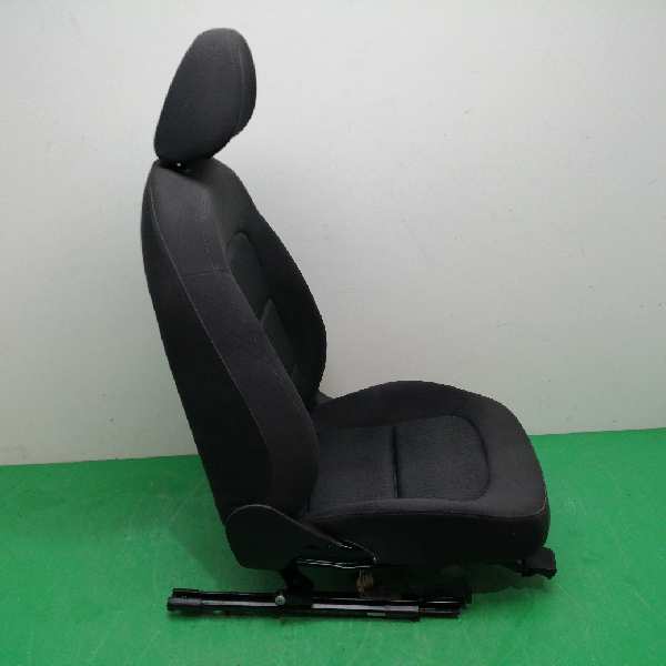 ASIENTO DELANTERO IZQUIERDO